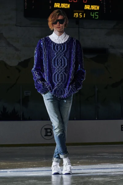 Look 15